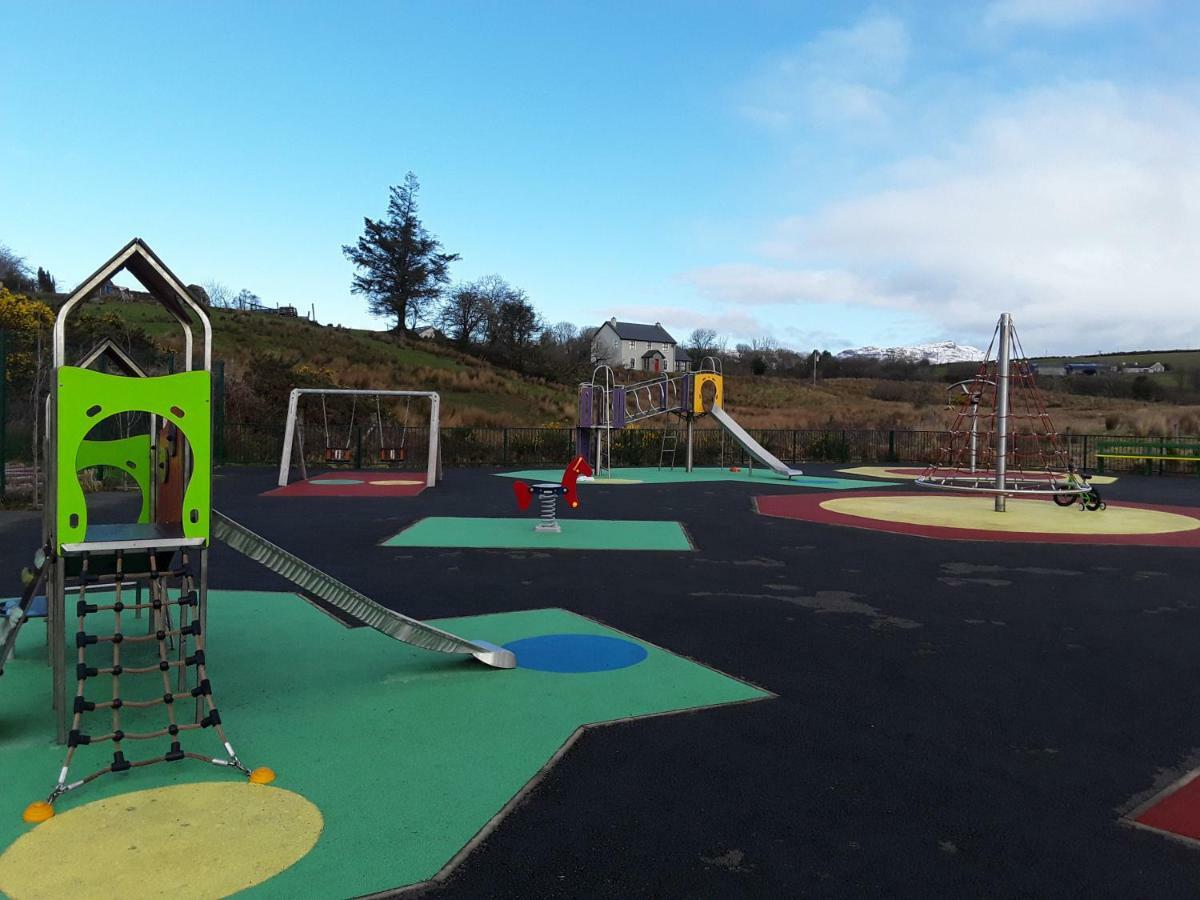 Хостел The Bluestack Centre Donegal Town Екстер'єр фото