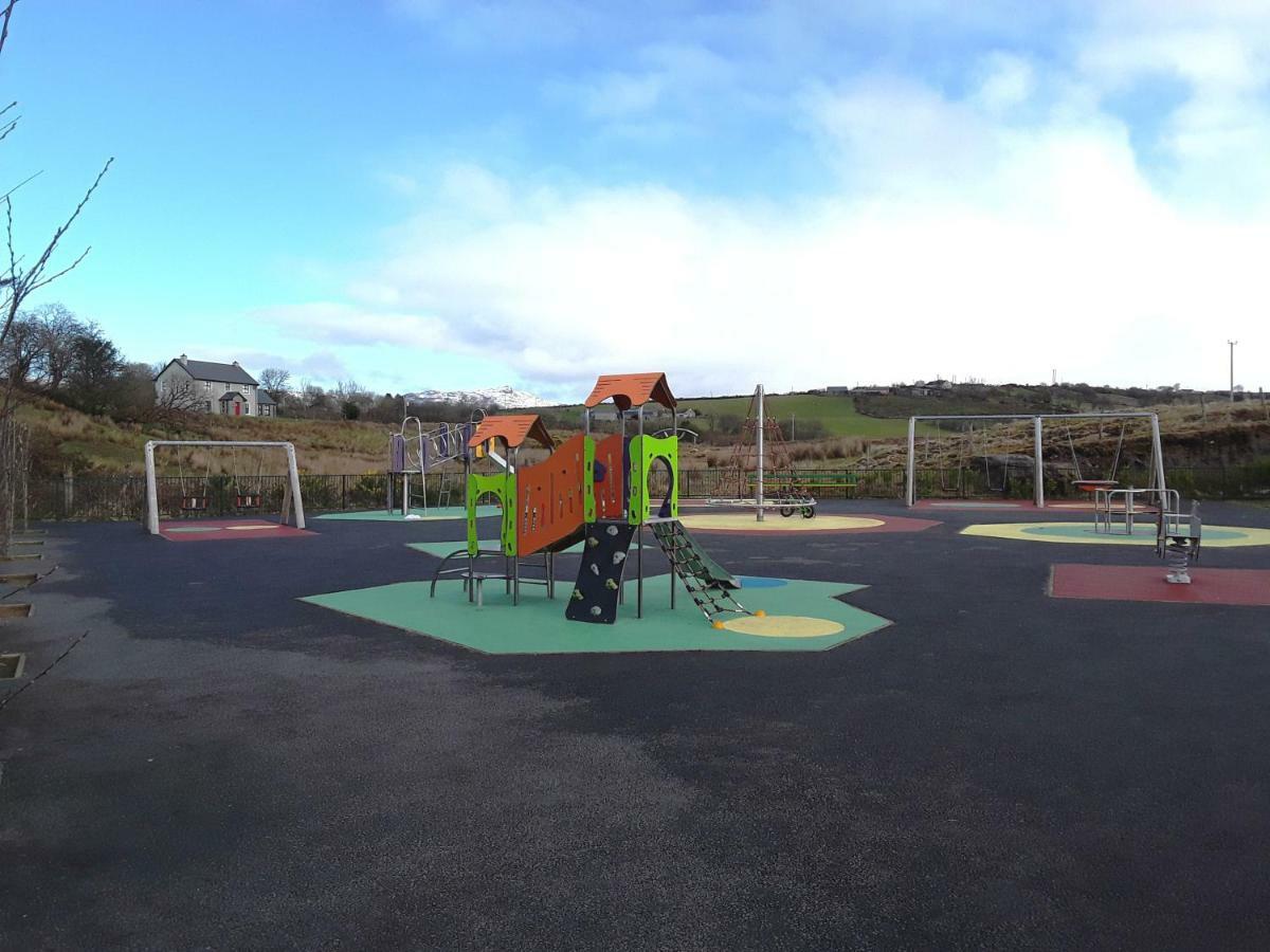 Хостел The Bluestack Centre Donegal Town Екстер'єр фото