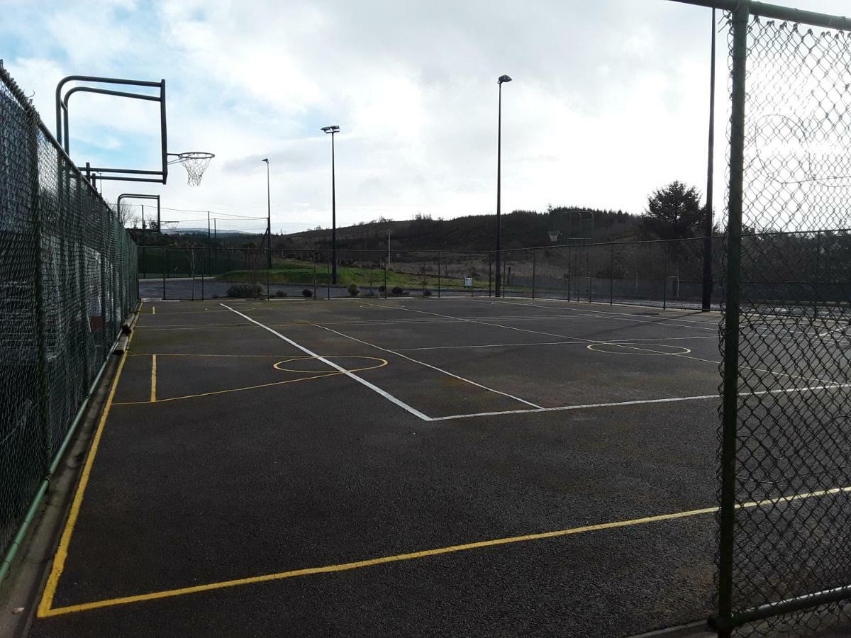 Хостел The Bluestack Centre Donegal Town Екстер'єр фото